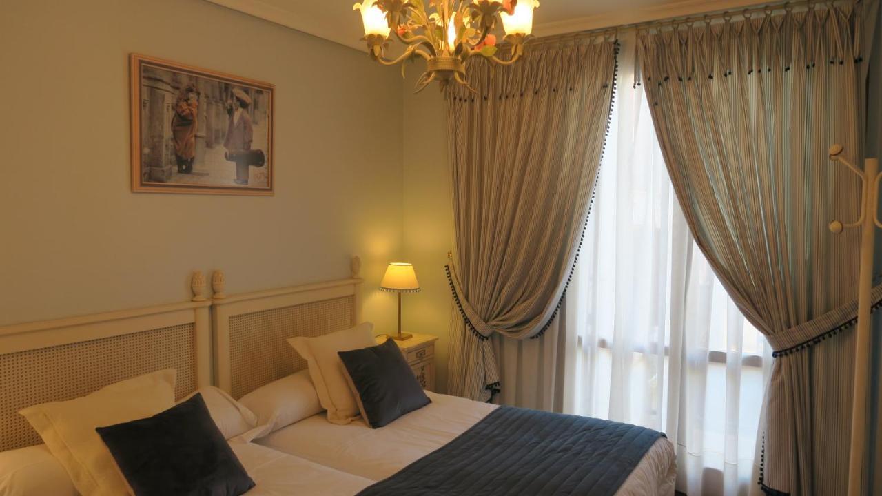 Apartamentos Palacio Azcarate Travesia Calvario Ezcaray Bagian luar foto